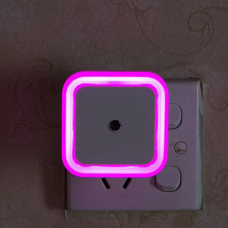 Luz Noturna LED com Sensor de Luminosidade – Mini Plug EU/US para Quartos e Corredores ✨🌙